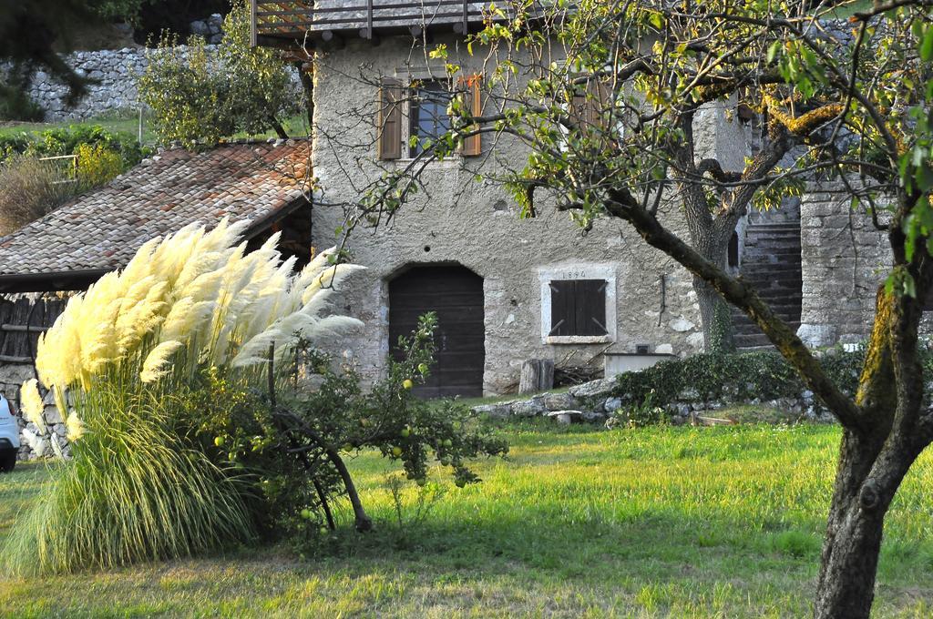 Hotel Santa Barbara Ronzo-Chienis Exteriör bild