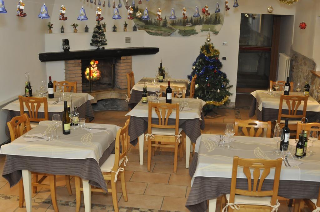 Hotel Santa Barbara Ronzo-Chienis Exteriör bild
