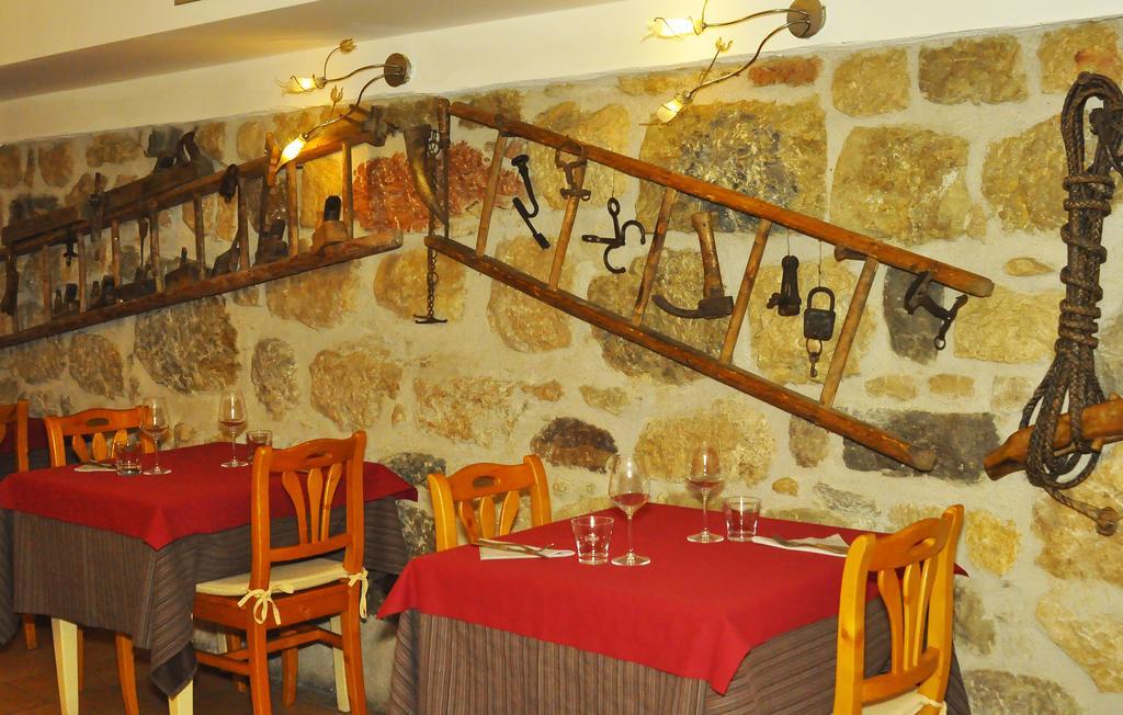 Hotel Santa Barbara Ronzo-Chienis Exteriör bild